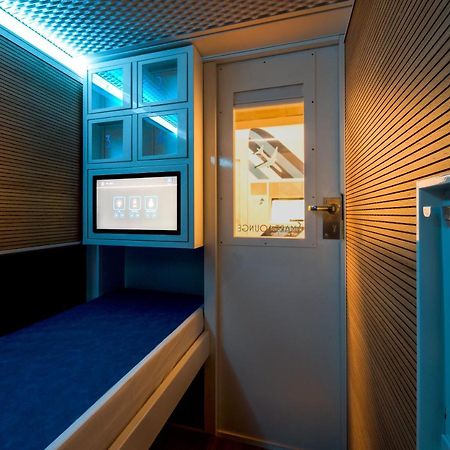 Resting Pods - Zzzleepandgo Wien Airport Schwechat Exterior foto